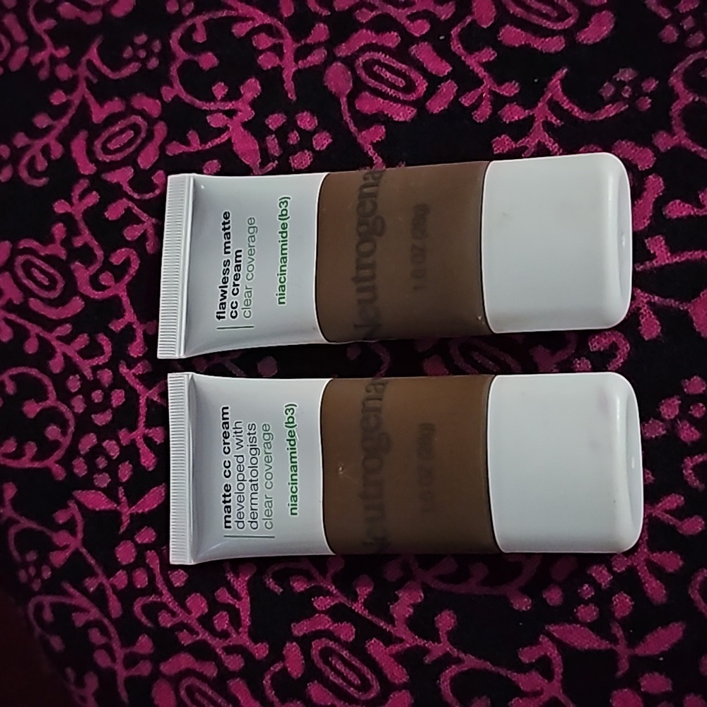 Lot of 2 Neutrogena matte CC Cream